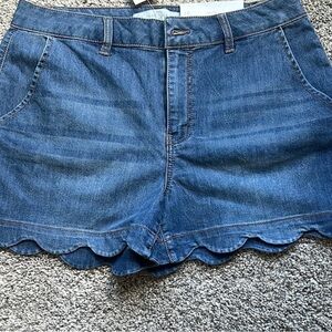 Women's Scalloped Hem Denim Shorts - Blue